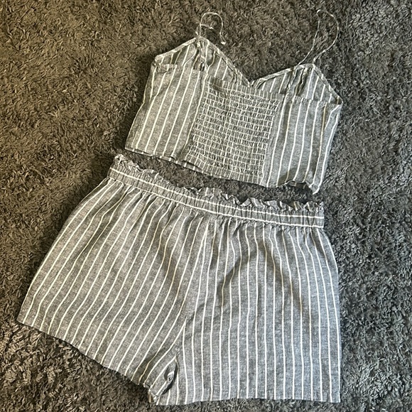 Express Grey Pinstripe Two Piece Outfit - Picture 8 of 8